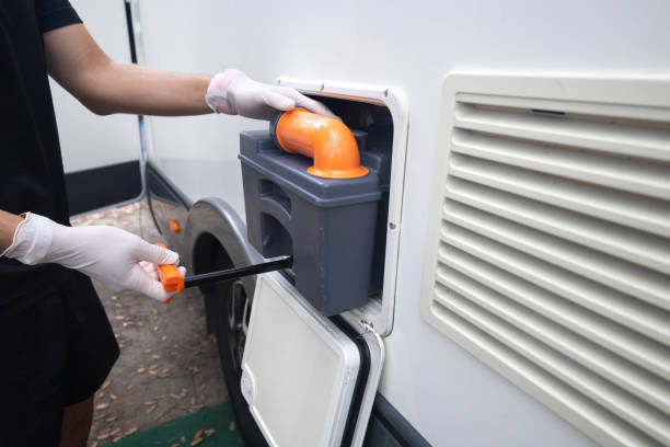 Porta potty delivery and setup in Fort Denaud, FL